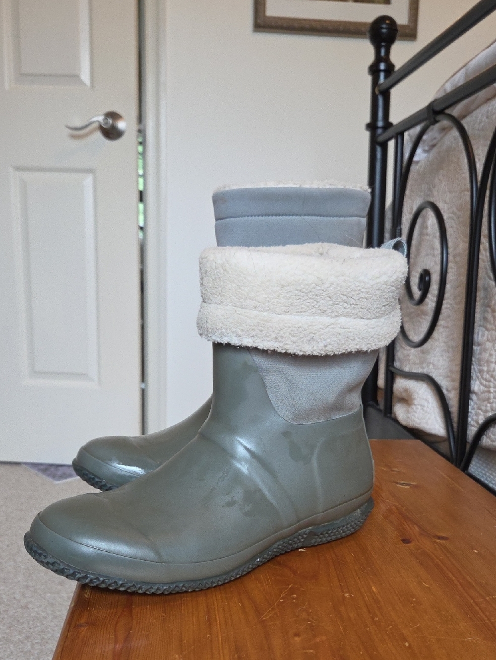 Hunter Insulated Roll-Top Vegan Shearling Boots – Tundra Gray (Women’s UK 7)